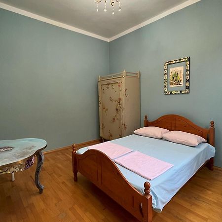 Guest House One Two Three Тбилиси Екстериор снимка