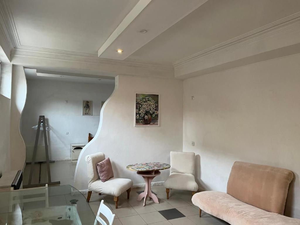 Guest House One Two Three Тбилиси Екстериор снимка