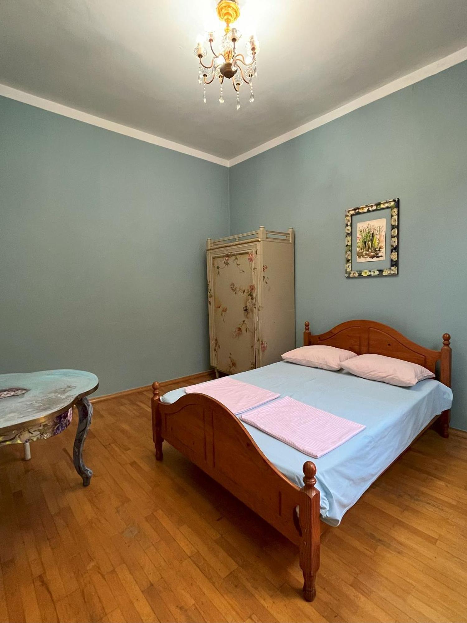 Guest House One Two Three Тбилиси Екстериор снимка