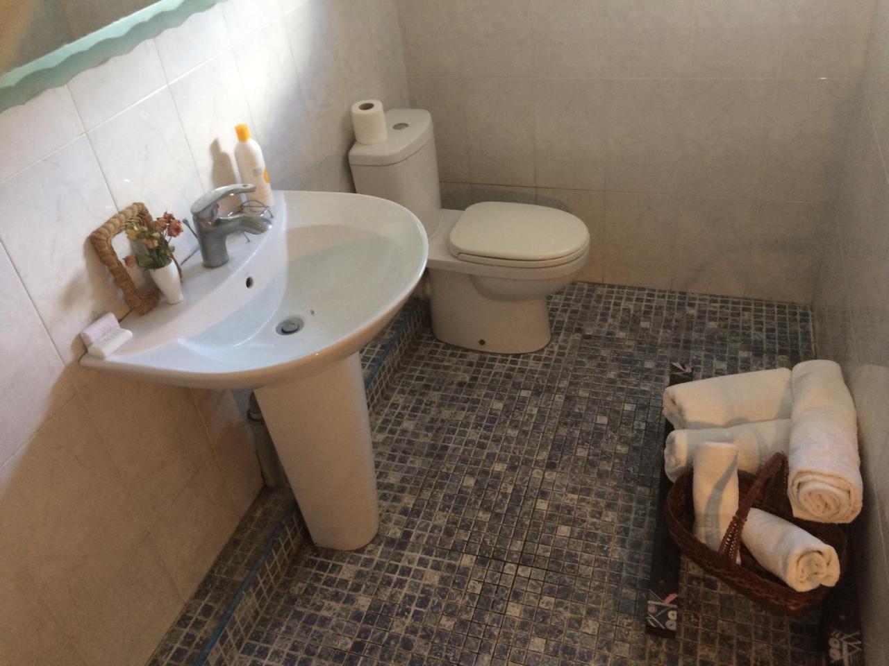 Guest House One Two Three Тбилиси Стая снимка