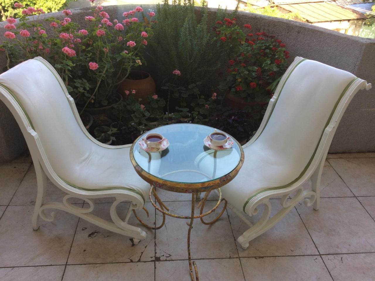 Guest House One Two Three Тбилиси Екстериор снимка