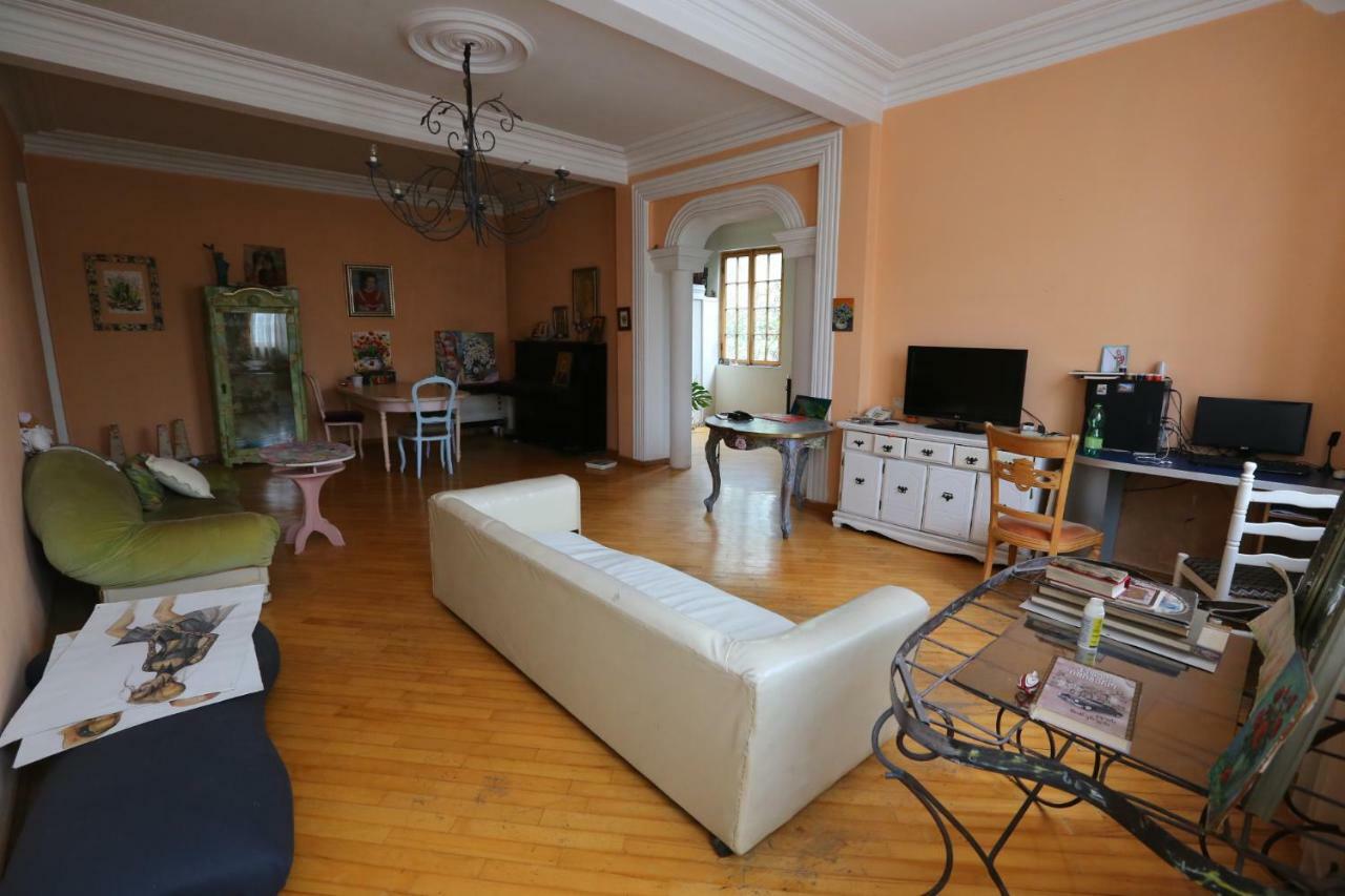 Guest House One Two Three Тбилиси Екстериор снимка