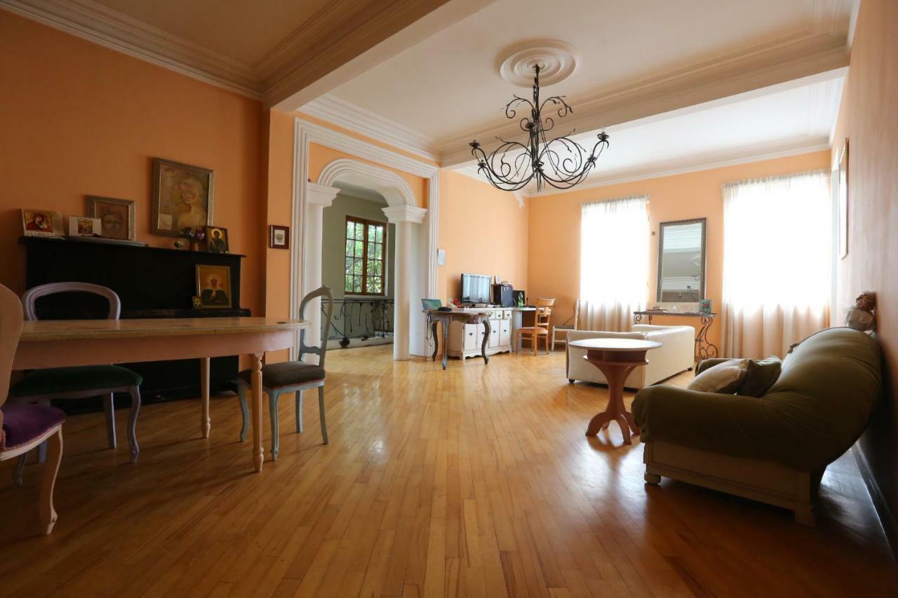 Guest House One Two Three Тбилиси Екстериор снимка