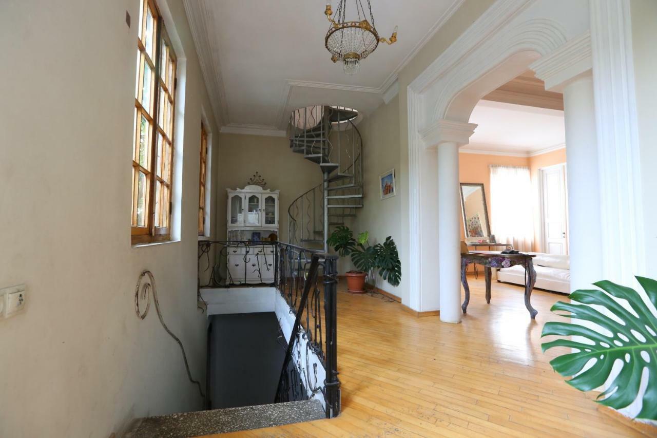 Guest House One Two Three Тбилиси Екстериор снимка