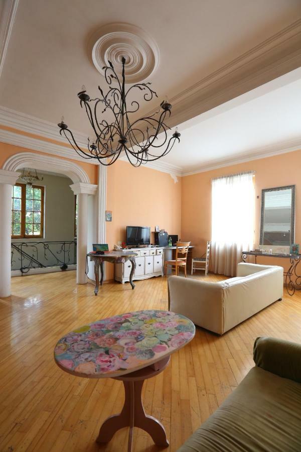 Guest House One Two Three Тбилиси Екстериор снимка